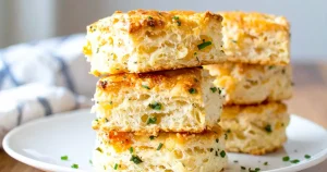 Biscuits with Cheddar cheese and chopped Chive