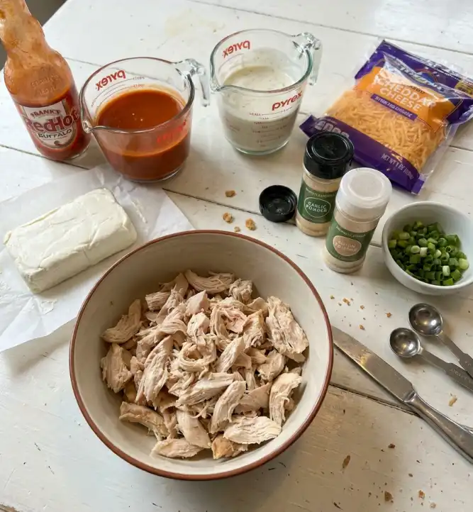 Easy buffalo chicken dip 5 ingredients