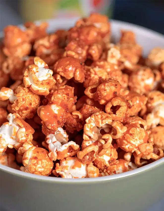 Quick and simple buffalo wing popcorn