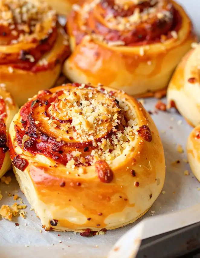 Quick and easy pepperoni pizza rolls