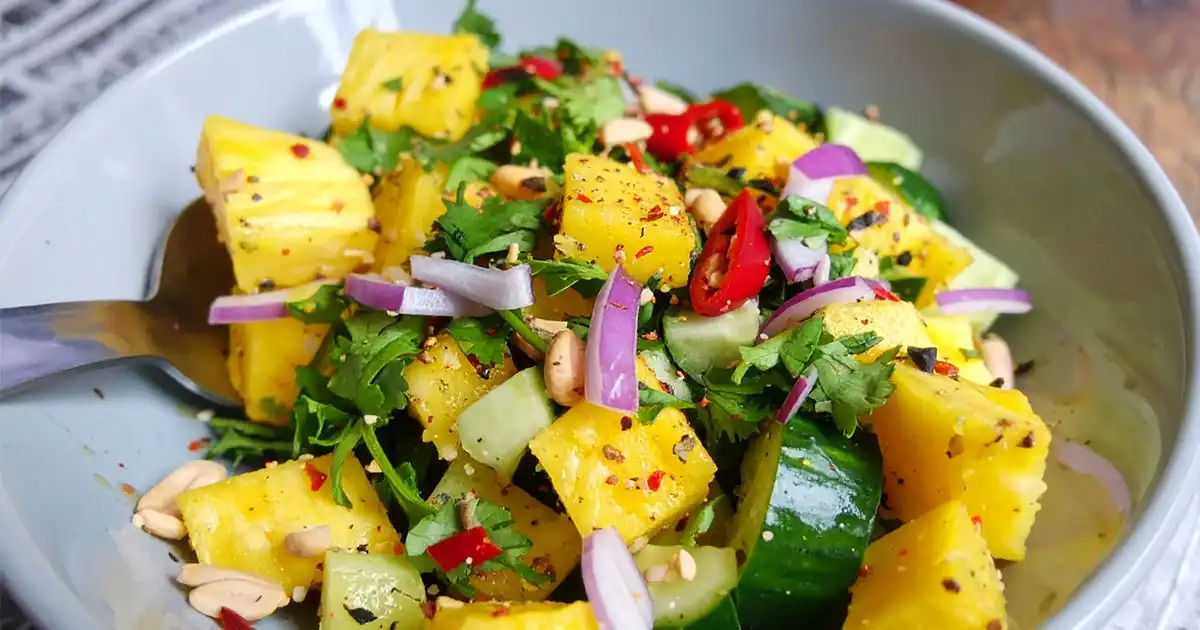 Pineapple and Cucumber Salad: Sweet and Spicy