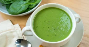Easy spinach soup with potatoes