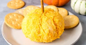 Easy pumpkin cheese ball for fall party