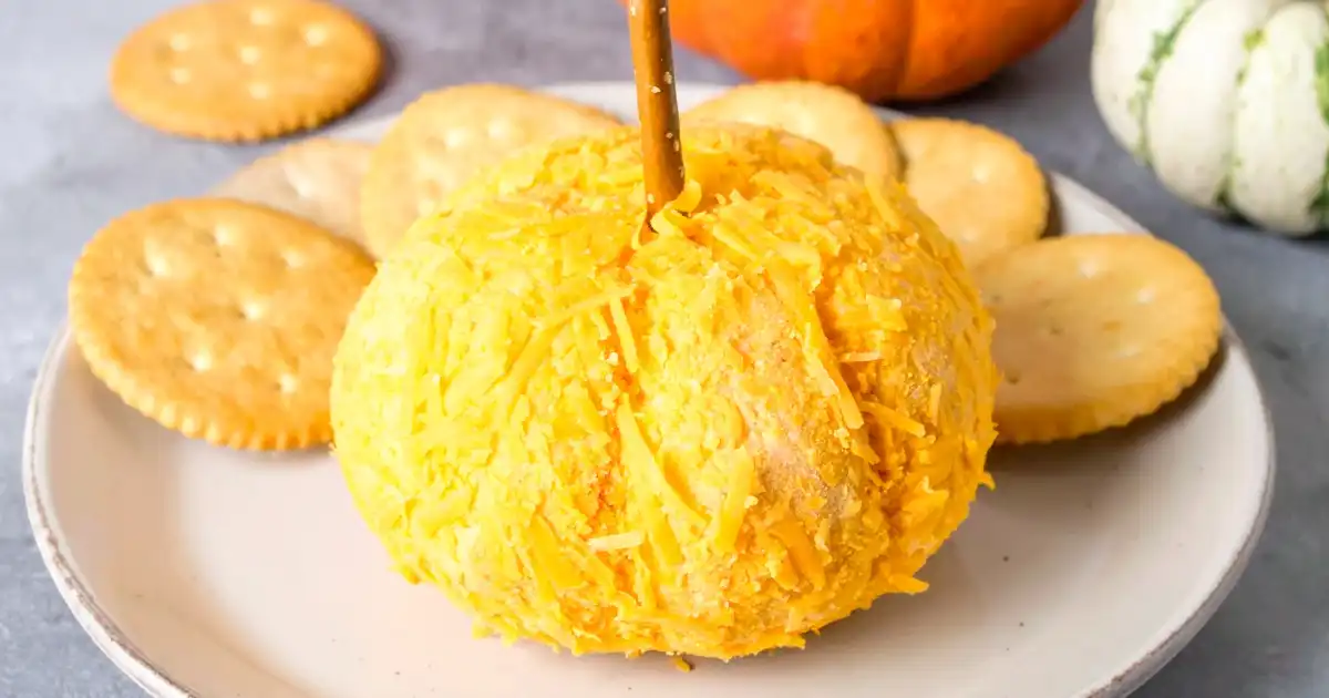 Easy pumpkin cheese ball for fall party